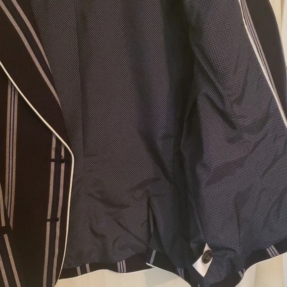 Jacket - Picture 3 of 5